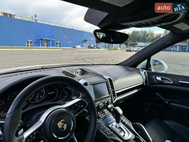 Белый Порше Каен, объемом двигателя 2.97 л и пробегом 180 тыс. км за 32000 $, фото 15 на Automoto.ua