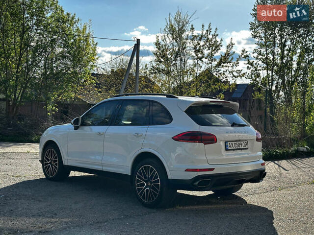 Белый Порше Каен, объемом двигателя 3.6 л и пробегом 170 тыс. км за 26500 $, фото 5 на Automoto.ua