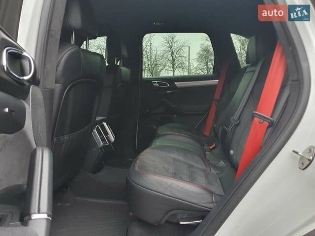 Белый Порше Каен, объемом двигателя 3.6 л и пробегом 143 тыс. км за 39999 $, фото 30 на Automoto.ua