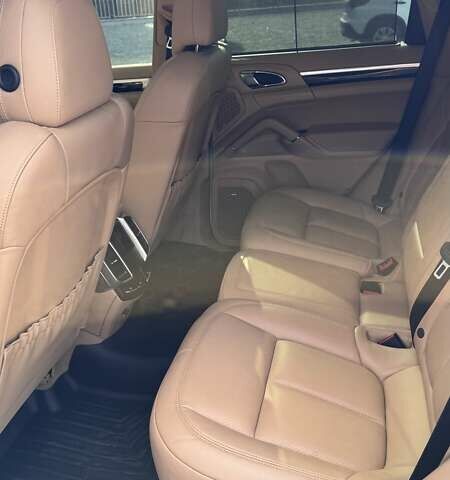 Белый Порше Каен, объемом двигателя 2.97 л и пробегом 135 тыс. км за 39900 $, фото 31 на Automoto.ua