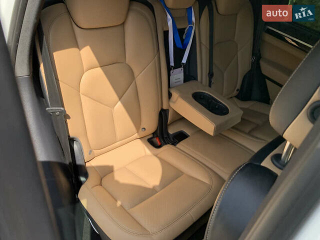 Белый Порше Каен, объемом двигателя 2.97 л и пробегом 169 тыс. км за 32500 $, фото 42 на Automoto.ua