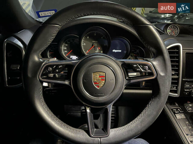 Білий Порше Cayenne, об'ємом двигуна 3 л та пробігом 40 тис. км за 49800 $, фото 18 на Automoto.ua