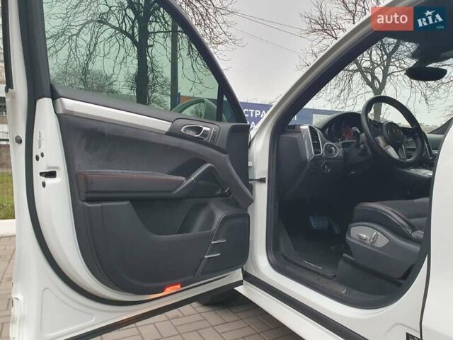 Белый Порше Каен, объемом двигателя 3.6 л и пробегом 143 тыс. км за 39999 $, фото 26 на Automoto.ua