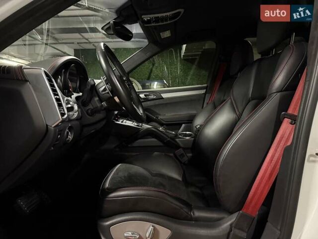 Білий Порше Cayenne, об'ємом двигуна 3.6 л та пробігом 139 тис. км за 29999 $, фото 27 на Automoto.ua