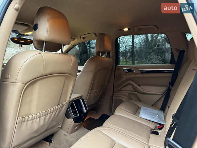 Белый Порше Каен, объемом двигателя 3.6 л и пробегом 96 тыс. км за 39690 $, фото 26 на Automoto.ua