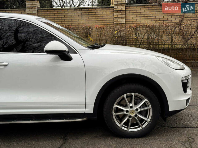 Белый Порше Каен, объемом двигателя 3.6 л и пробегом 96 тыс. км за 39690 $, фото 4 на Automoto.ua