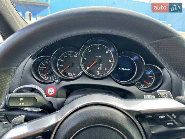 Белый Порше Каен, объемом двигателя 2.97 л и пробегом 180 тыс. км за 32000 $, фото 13 на Automoto.ua