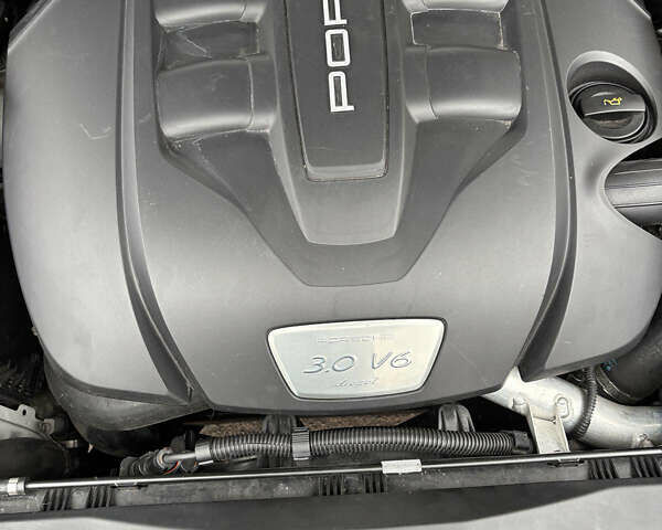 Белый Порше Каен, объемом двигателя 2.97 л и пробегом 180 тыс. км за 34000 $, фото 42 на Automoto.ua