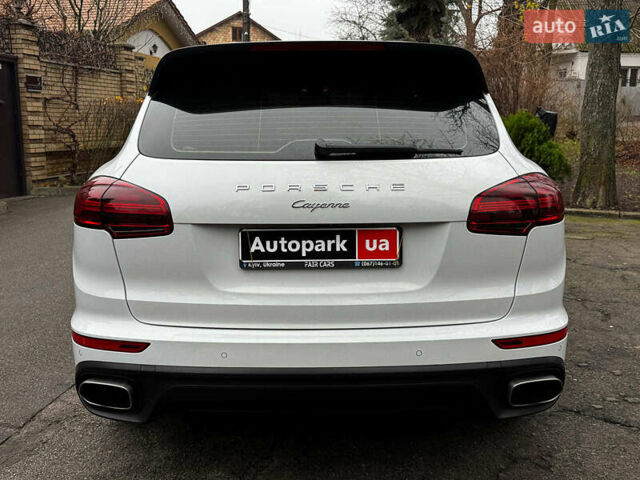 Белый Порше Каен, объемом двигателя 3.6 л и пробегом 96 тыс. км за 39690 $, фото 8 на Automoto.ua