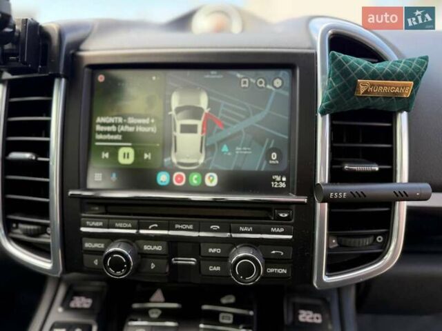Белый Порше Каен, объемом двигателя 2.97 л и пробегом 79 тыс. км за 35990 $, фото 30 на Automoto.ua