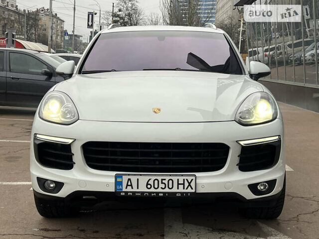 Білий Порше Cayenne, об'ємом двигуна 3 л та пробігом 185 тис. км за 30990 $, фото 1 на Automoto.ua