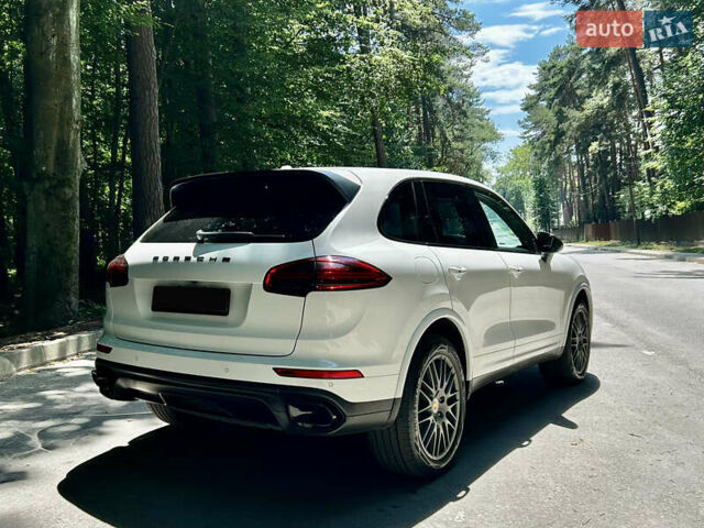 Білий Порше Cayenne, об'ємом двигуна 2.97 л та пробігом 172 тис. км за 33500 $, фото 3 на Automoto.ua