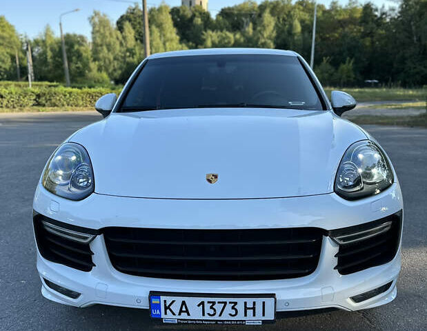 Білий Порше Cayenne, об'ємом двигуна 3.6 л та пробігом 132 тис. км за 34500 $, фото 2 на Automoto.ua