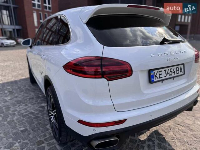 Белый Порше Каен, объемом двигателя 2.97 л и пробегом 135 тыс. км за 39900 $, фото 12 на Automoto.ua
