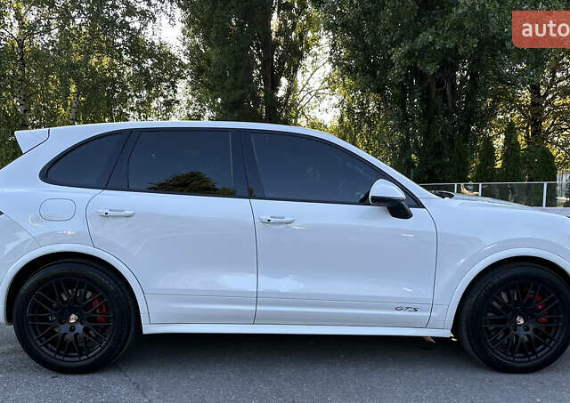 Білий Порше Cayenne, об'ємом двигуна 3.6 л та пробігом 132 тис. км за 34500 $, фото 4 на Automoto.ua