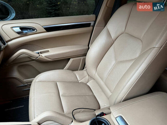 Белый Порше Каен, объемом двигателя 3.6 л и пробегом 96 тыс. км за 39690 $, фото 25 на Automoto.ua