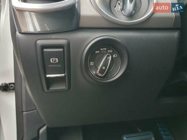 Белый Порше Каен, объемом двигателя 3.6 л и пробегом 143 тыс. км за 39999 $, фото 48 на Automoto.ua