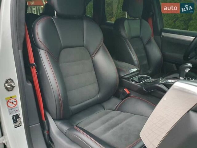 Белый Порше Каен, объемом двигателя 3.6 л и пробегом 143 тыс. км за 39999 $, фото 37 на Automoto.ua