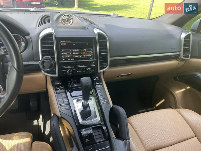 Білий Порше Cayenne, об'ємом двигуна 2.97 л та пробігом 172 тис. км за 33500 $, фото 14 на Automoto.ua