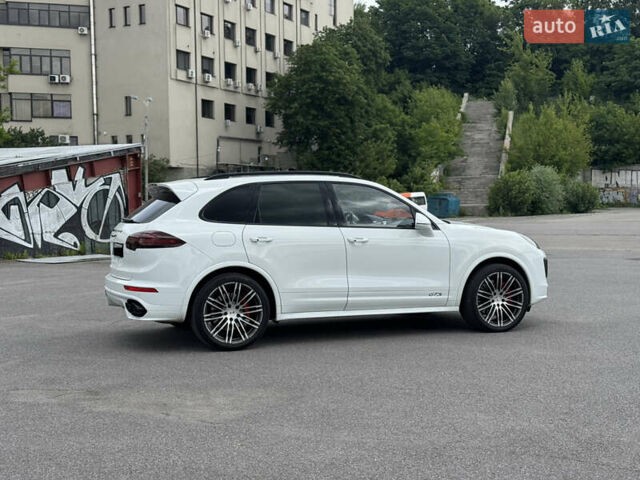 Белый Порше Каен, объемом двигателя 3.6 л и пробегом 100 тыс. км за 31500 $, фото 7 на Automoto.ua