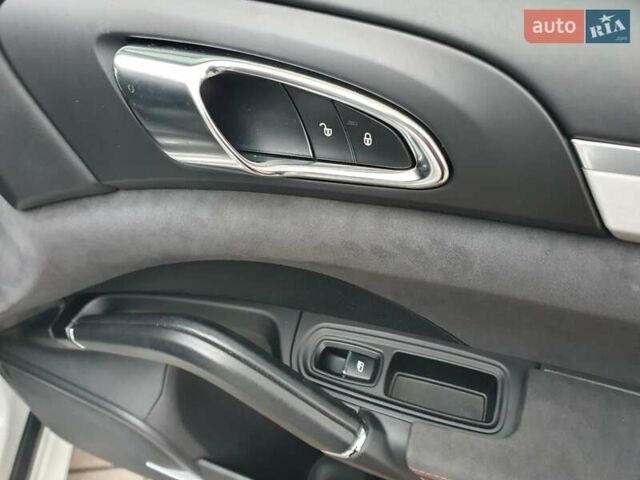 Белый Порше Каен, объемом двигателя 3.6 л и пробегом 143 тыс. км за 39999 $, фото 53 на Automoto.ua