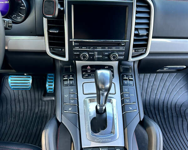 Білий Порше Cayenne, об'ємом двигуна 3.6 л та пробігом 132 тис. км за 34500 $, фото 20 на Automoto.ua