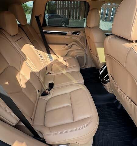 Белый Порше Каен, объемом двигателя 2.97 л и пробегом 135 тыс. км за 39900 $, фото 34 на Automoto.ua