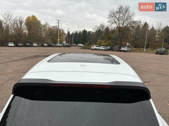 Белый Порше Каен, объемом двигателя 2.97 л и пробегом 180 тыс. км за 34000 $, фото 16 на Automoto.ua