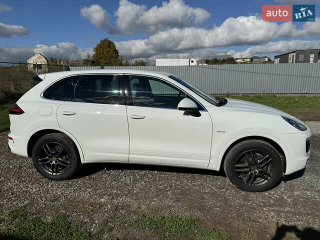 Білий Порше Cayenne, об'ємом двигуна 2.99 л та пробігом 151 тис. км за 31500 $, фото 14 на Automoto.ua