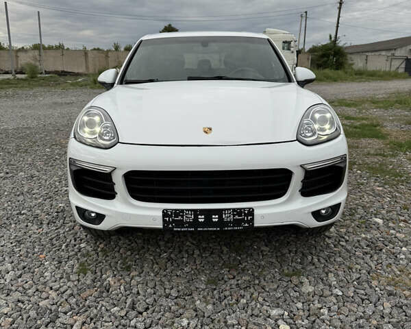 Білий Порше Cayenne, об'ємом двигуна 2.99 л та пробігом 151 тис. км за 31500 $, фото 23 на Automoto.ua
