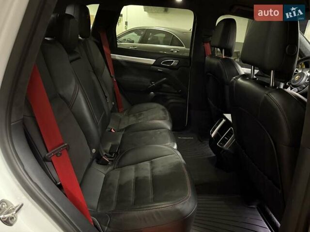 Білий Порше Cayenne, об'ємом двигуна 3.6 л та пробігом 139 тис. км за 29999 $, фото 65 на Automoto.ua