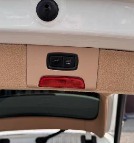 Белый Порше Каен, объемом двигателя 2.97 л и пробегом 135 тыс. км за 39900 $, фото 35 на Automoto.ua
