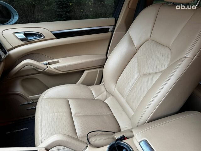Білий Порше Cayenne, об'ємом двигуна 3.6 л та пробігом 96 тис. км за 39690 $, фото 25 на Automoto.ua