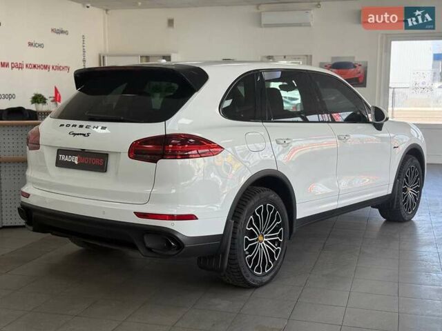 Белый Порше Каен, объемом двигателя 2.97 л и пробегом 79 тыс. км за 35990 $, фото 13 на Automoto.ua