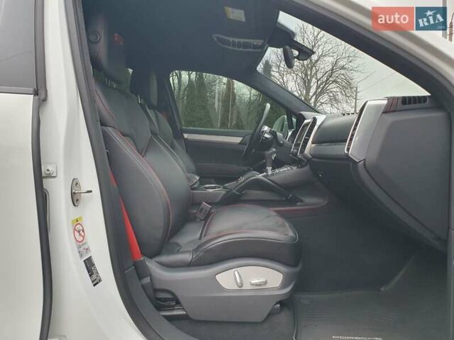 Белый Порше Каен, объемом двигателя 3.6 л и пробегом 143 тыс. км за 39999 $, фото 36 на Automoto.ua