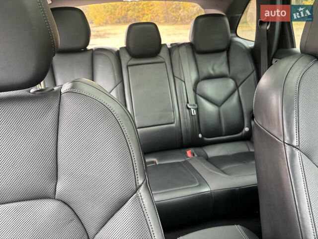 Белый Порше Каен, объемом двигателя 2.97 л и пробегом 180 тыс. км за 34000 $, фото 22 на Automoto.ua