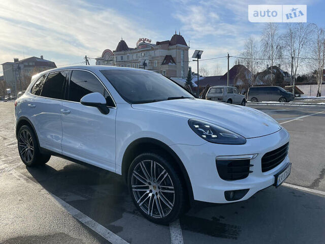 Белый Порше Каен, объемом двигателя 3.6 л и пробегом 180 тыс. км за 26000 $, фото 1 на Automoto.ua