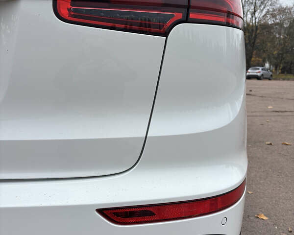 Белый Порше Каен, объемом двигателя 2.97 л и пробегом 180 тыс. км за 34000 $, фото 13 на Automoto.ua