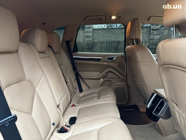 Білий Порше Cayenne, об'ємом двигуна 3.6 л та пробігом 96 тис. км за 39690 $, фото 29 на Automoto.ua