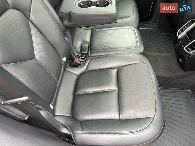 Белый Порше Каен, объемом двигателя 2.97 л и пробегом 180 тыс. км за 34000 $, фото 21 на Automoto.ua