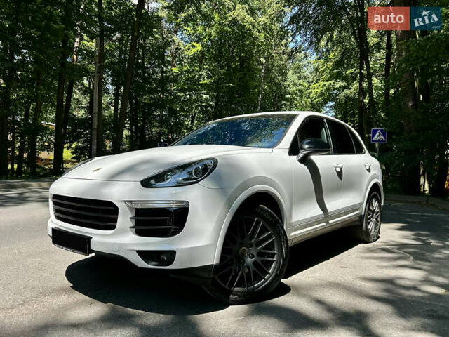Білий Порше Cayenne, об'ємом двигуна 2.97 л та пробігом 172 тис. км за 33500 $, фото 4 на Automoto.ua
