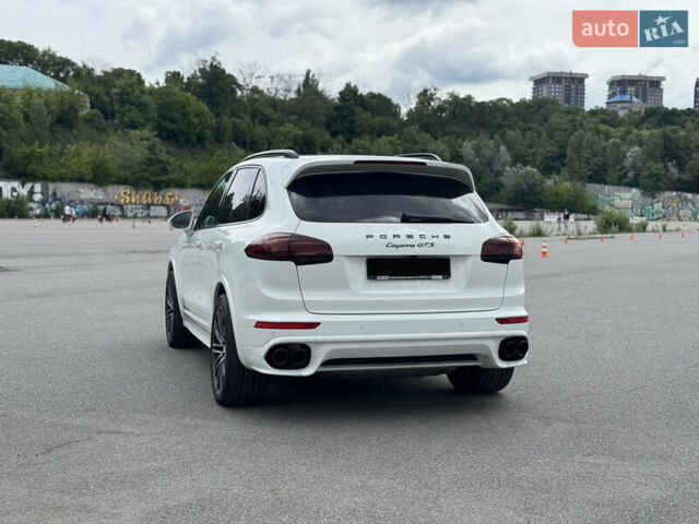 Белый Порше Каен, объемом двигателя 3.6 л и пробегом 100 тыс. км за 31500 $, фото 4 на Automoto.ua