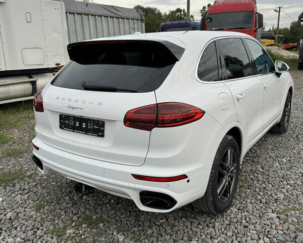 Білий Порше Cayenne, об'ємом двигуна 2.99 л та пробігом 151 тис. км за 31500 $, фото 16 на Automoto.ua