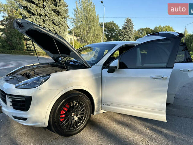 Білий Порше Cayenne, об'ємом двигуна 3.6 л та пробігом 132 тис. км за 34500 $, фото 13 на Automoto.ua