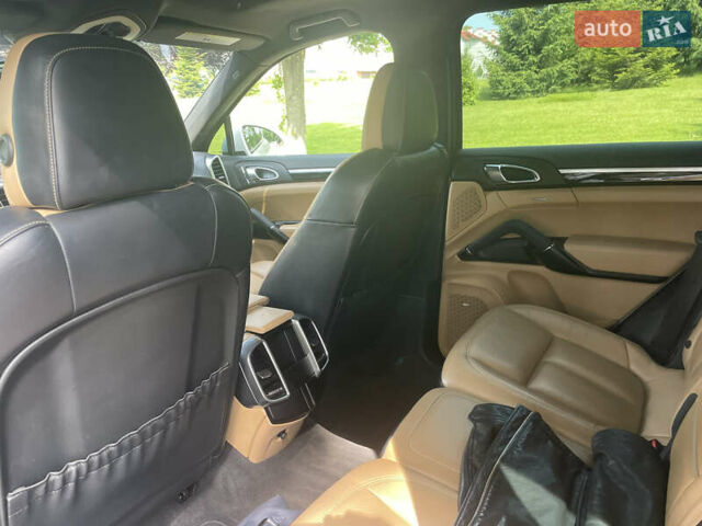 Білий Порше Cayenne, об'ємом двигуна 2.97 л та пробігом 172 тис. км за 33500 $, фото 12 на Automoto.ua