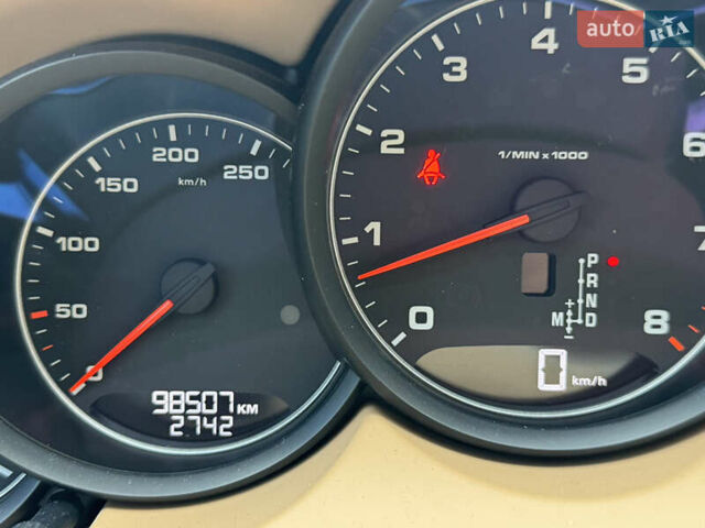 Белый Порше Каен, объемом двигателя 3.6 л и пробегом 98 тыс. км за 33999 $, фото 6 на Automoto.ua