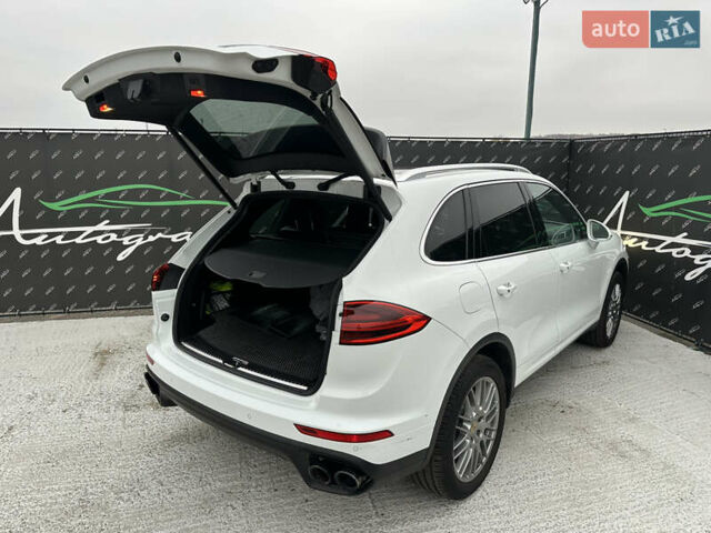 Белый Порше Каен, объемом двигателя 3.6 л и пробегом 62 тыс. км за 29999 $, фото 32 на Automoto.ua