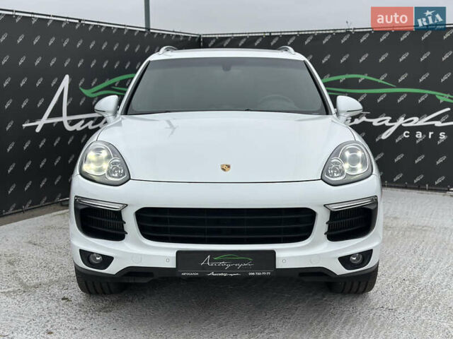 Белый Порше Каен, объемом двигателя 3.6 л и пробегом 62 тыс. км за 29999 $, фото 2 на Automoto.ua