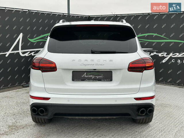 Белый Порше Каен, объемом двигателя 3.6 л и пробегом 62 тыс. км за 29999 $, фото 3 на Automoto.ua
