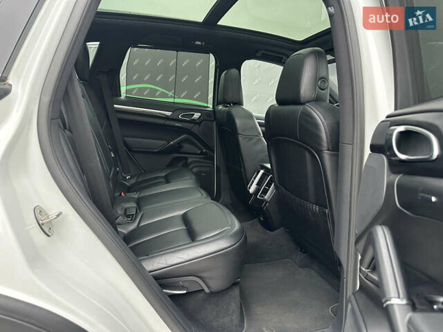 Белый Порше Каен, объемом двигателя 3.6 л и пробегом 62 тыс. км за 29999 $, фото 29 на Automoto.ua